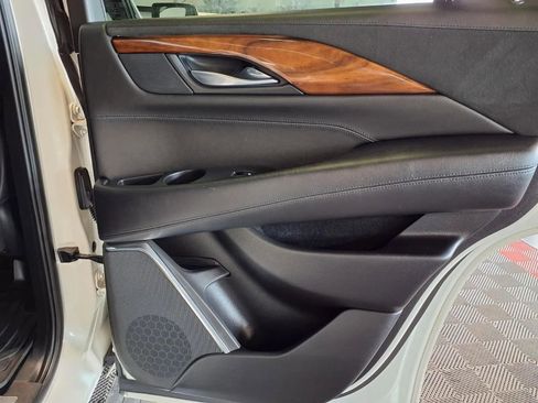 Used 2015 Cadillac Escalade Premium AWD/4WD image 12