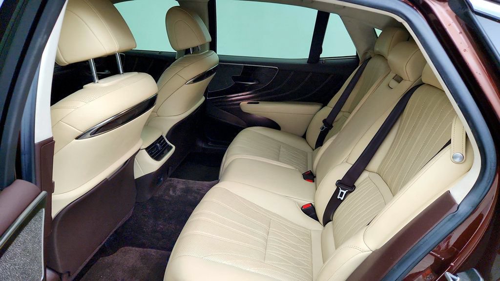 Used 2018 Lexus LS 500 w/ Luxury Package RWD image 22