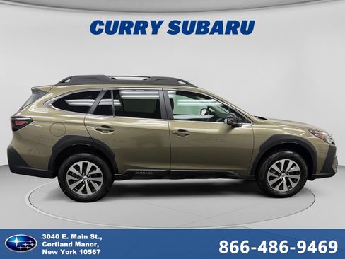 Used 2024 Subaru Outback Premium AWD/4WD image 6