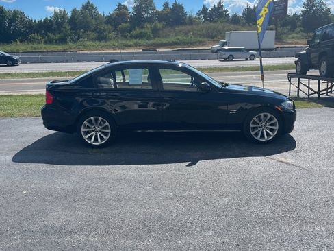 Used 2011 BMW 328i xDrive Sedan AWD/4WD image 6