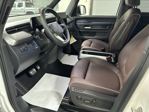 New 2025 Volkswagen ID. Buzz Pro S image 15