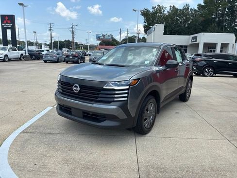 Used 2026 Nissan Kicks S FWD image 3