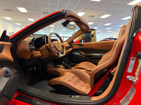 Used 2020 Ferrari 488 Pista Spider RWD image 19