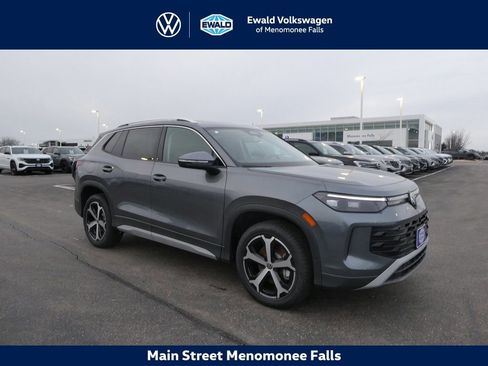 New 2026 Volkswagen Tiguan SE image 1