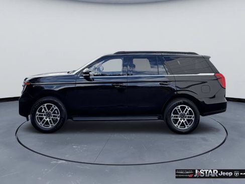 Used 2025 Ford Expedition Active RWD image 8