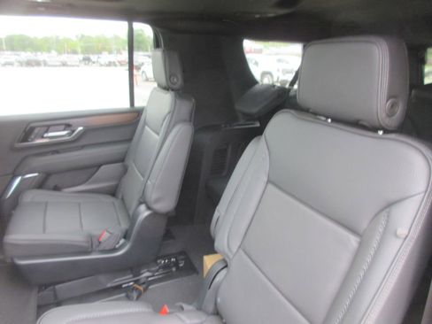 New 2026 GMC Yukon XL Denali w/ Denali Reserve Package AWD/4WD image 12