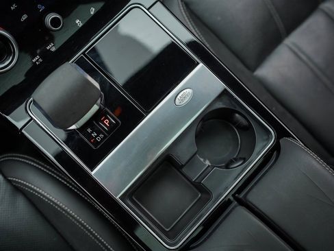 Used 2022 Land Rover Range Rover Velar R-Dynamic S image 33