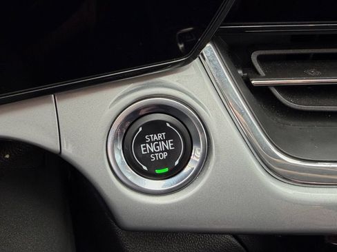 Used 2025 Chevrolet Trax LT FWD image 25