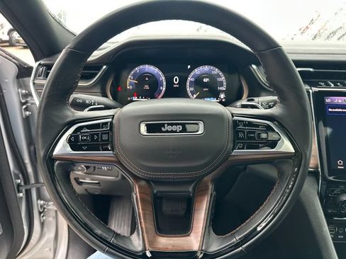 Used 2025 Jeep Grand Cherokee Summit w/ Obsidian Package AWD/4WD image 31