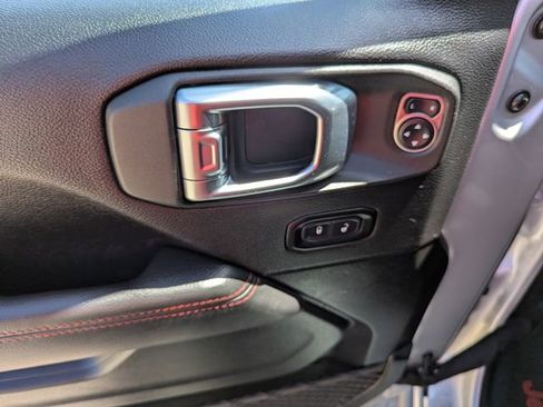 Certified 2023 Jeep Gladiator Rubicon w/ Cold Weather Group AWD/4WD image 16