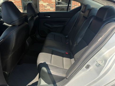 Used 2022 Nissan Altima 2.5 SR FWD image 19