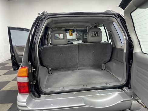 Used 2002 Chevrolet Tracker LT image 18