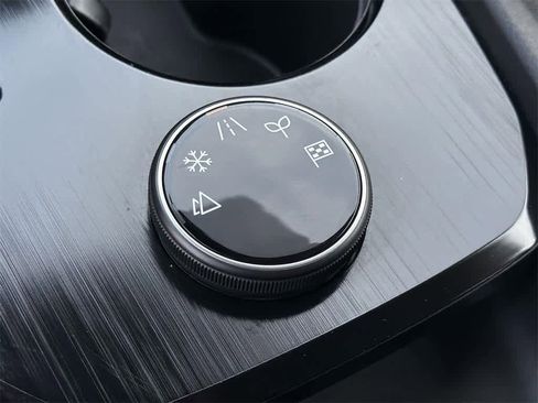 Used 2023 Nissan Rogue SV image 21