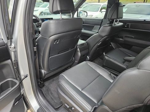 Used 2025 Hyundai Santa Fe Calligraphy image 10