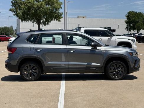 Used 2023 Volkswagen Taos S FWD image 3