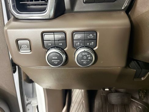 Used 2024 GMC Sierra 3500 Denali w/ Denali Reserve Package AWD/4WD image 32