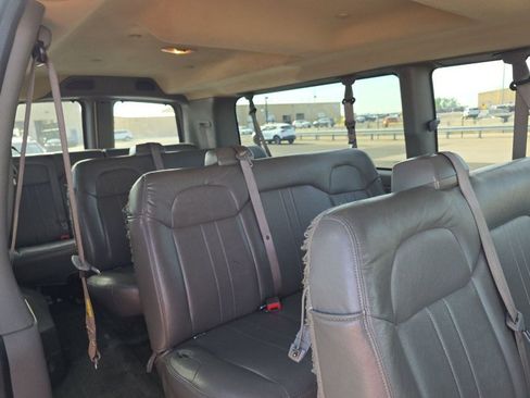 Used 2022 Chevrolet Express 3500 LS RWD image 2