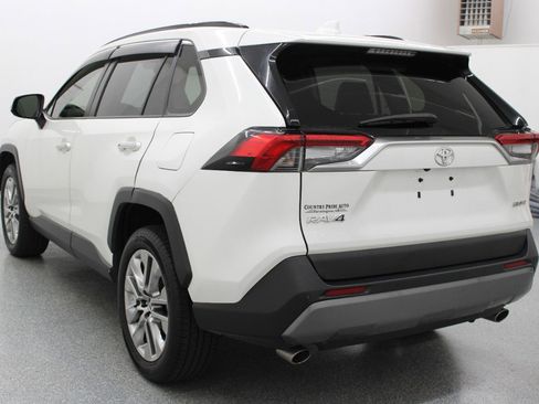 Used 2019 Toyota RAV4 Limited w/ Advanced Technology Package FWD image 6