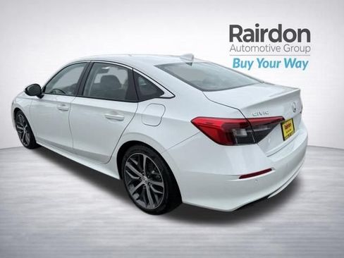 Used 2022 Honda Civic Touring image 5