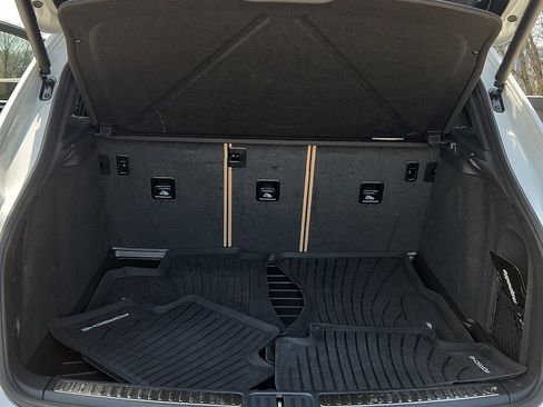Certified 2025 Porsche Macan image 29