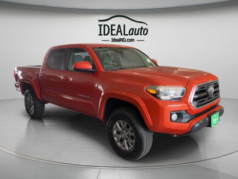 Used 2018 Toyota Tacoma SR5 AWD/4WD image 1