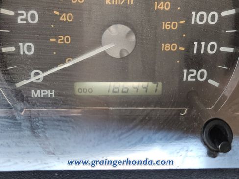 Used 2005 Toyota Sequoia SR5 AWD/4WD image 21