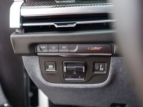 Certified 2025 Cadillac Escalade V w/ LPO, Floor Liner Package image 15