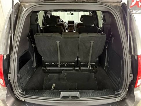 Used 2016 Dodge Grand Caravan SE FWD image 10