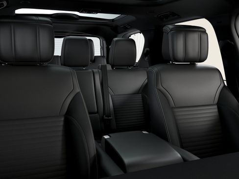 New 2026 Land Rover Discovery Dynamic SE image 5