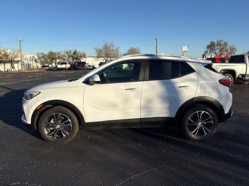 Used 2022 Buick Encore GX Select image 3