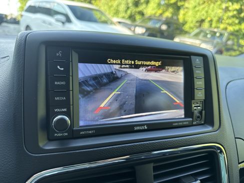 Used 2017 Dodge Grand Caravan SXT FWD image 20