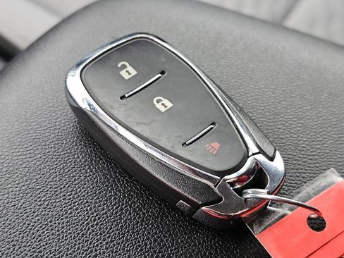 Used 2020 Chevrolet Equinox LT image 32