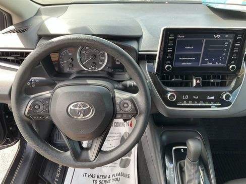 Used 2020 Toyota Corolla LE image 5