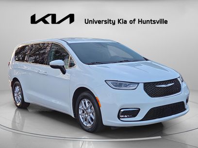 Used 2023 Chrysler Pacifica Touring-L