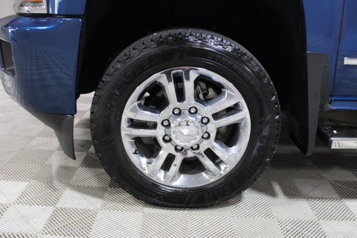 Used 2017 Chevrolet Silverado 2500 High Country w/ Duramax Plus Package AWD/4WD image 43