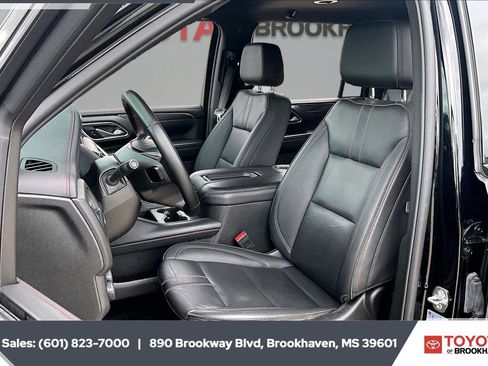 Used 2024 Chevrolet Suburban RST RWD image 18