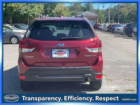 Used 2023 Subaru Forester Premium image 7