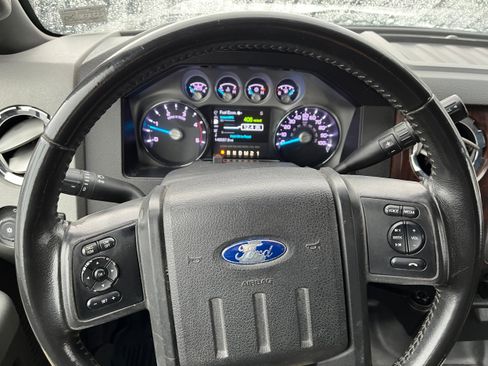 Used 2011 Ford F350 Lariat w/ Lariat Interior Pkg image 22