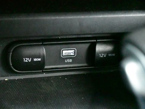 Used 2025 Kia Soul LX w/ LX Technology Package FWD image 28