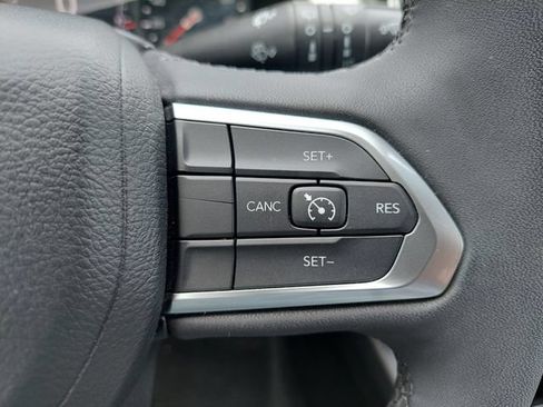 Used 2023 Jeep Compass Latitude AWD/4WD image 23