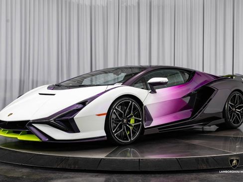Used 2020 Lamborghini Sian Coupe image 10