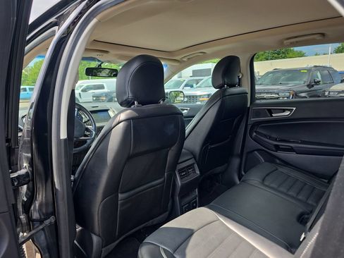 Used 2018 Ford Edge SEL w/ Equipment Group 201A AWD/4WD image 18