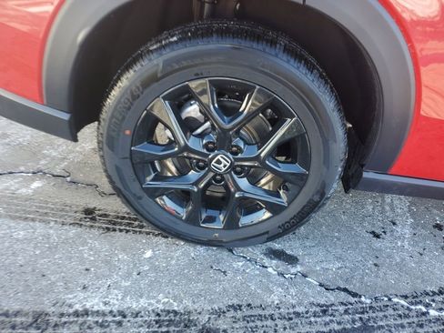 Certified 2025 Honda HR-V Sport image 11