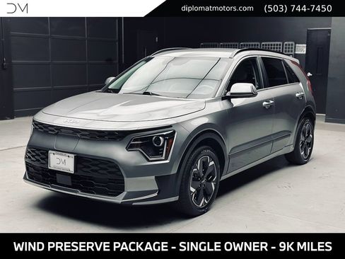 Used 2023 Kia Niro Wind w/ Wind Preserve Package FWD image 1