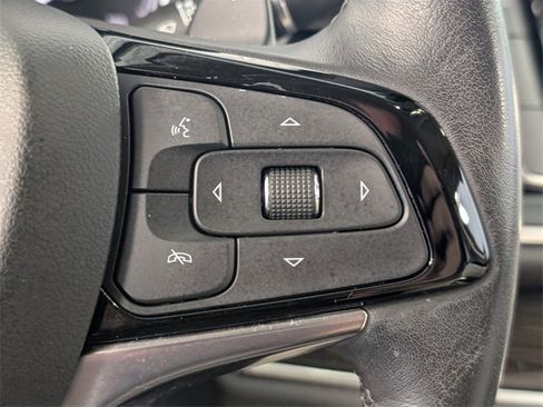 Used 2023 Buick Enclave Essence image 24