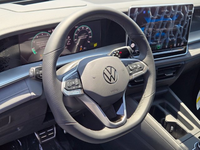 New 2026 Volkswagen Tiguan SE R-Line FWD image 11