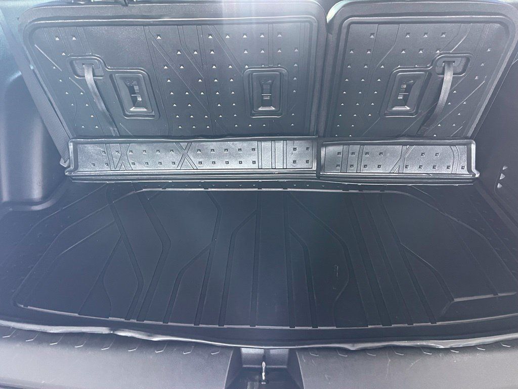 Used 2023 Chevrolet Traverse RS w/ LPO, Floor Liner Package AWD/4WD image 17