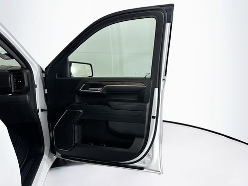 Used 2024 GMC Sierra 1500 Elevation image 31