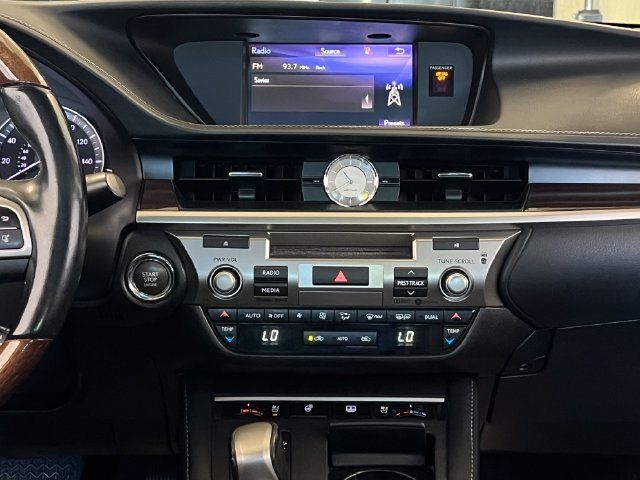 Used 2018 Lexus ES 350 w/ Luxury Package w/Wood Trim FWD image 35