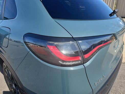 Used 2025 Honda HR-V Sport image 33